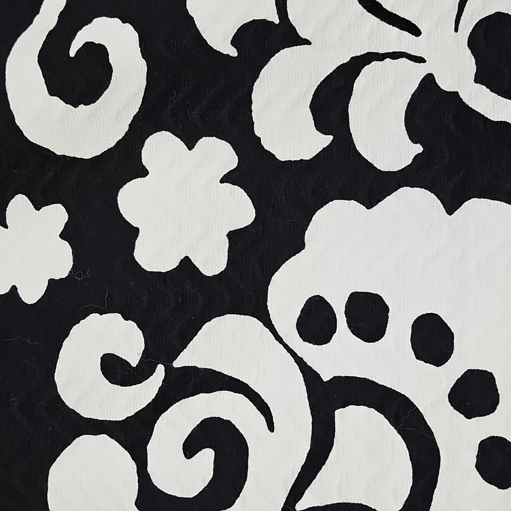 Talbots Textured Cotton Black & White Bold Floral Print Knee Length Pencil Skirt - Picture 4 of 14